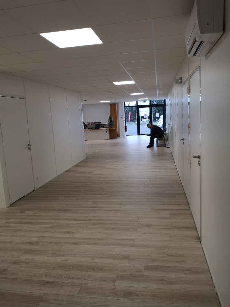 AKELEC ELECTRICIEN BREAL SOUS MONFORT Locaux Pro 5